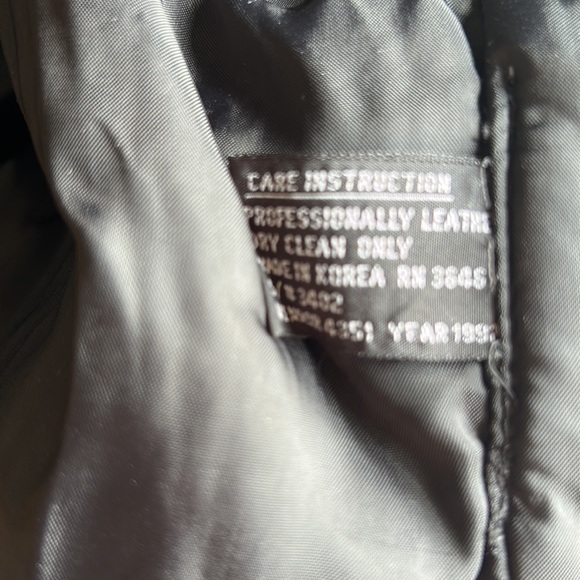 90s Leather Coat, with shoulder pads (Women L) - Picture 3 of 5